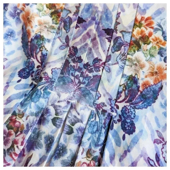 SOFT SURROUNDINGS Floral Pleated Top Size S - Picture 7 of 10
